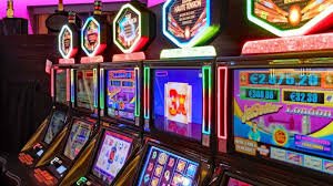 Antarmuka Boom City di fptoto menampilkan pilihan permainan slot dan crash-game
